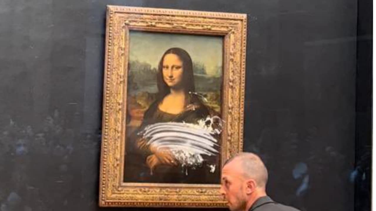 Hombre ataca pintura de la Mona Lisa con pastel en Museo del Louvre