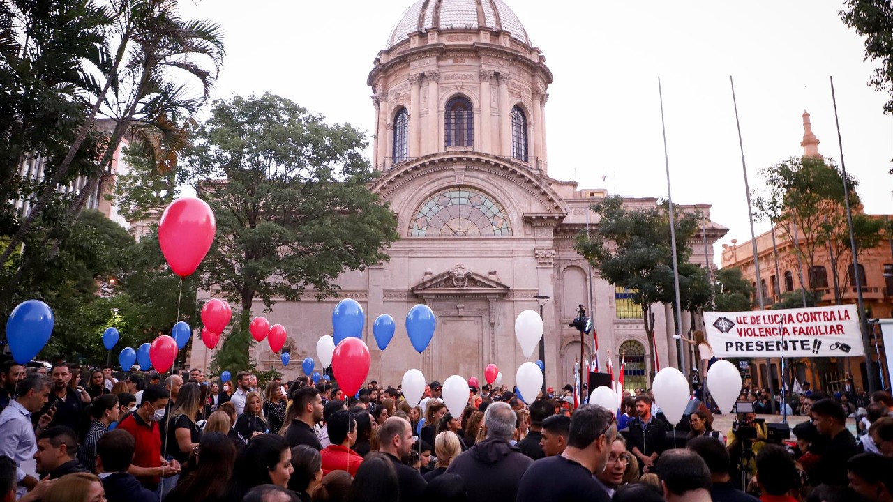 Reciben con honores en Paraguay a su fiscal antimafia asesinado en Colombia