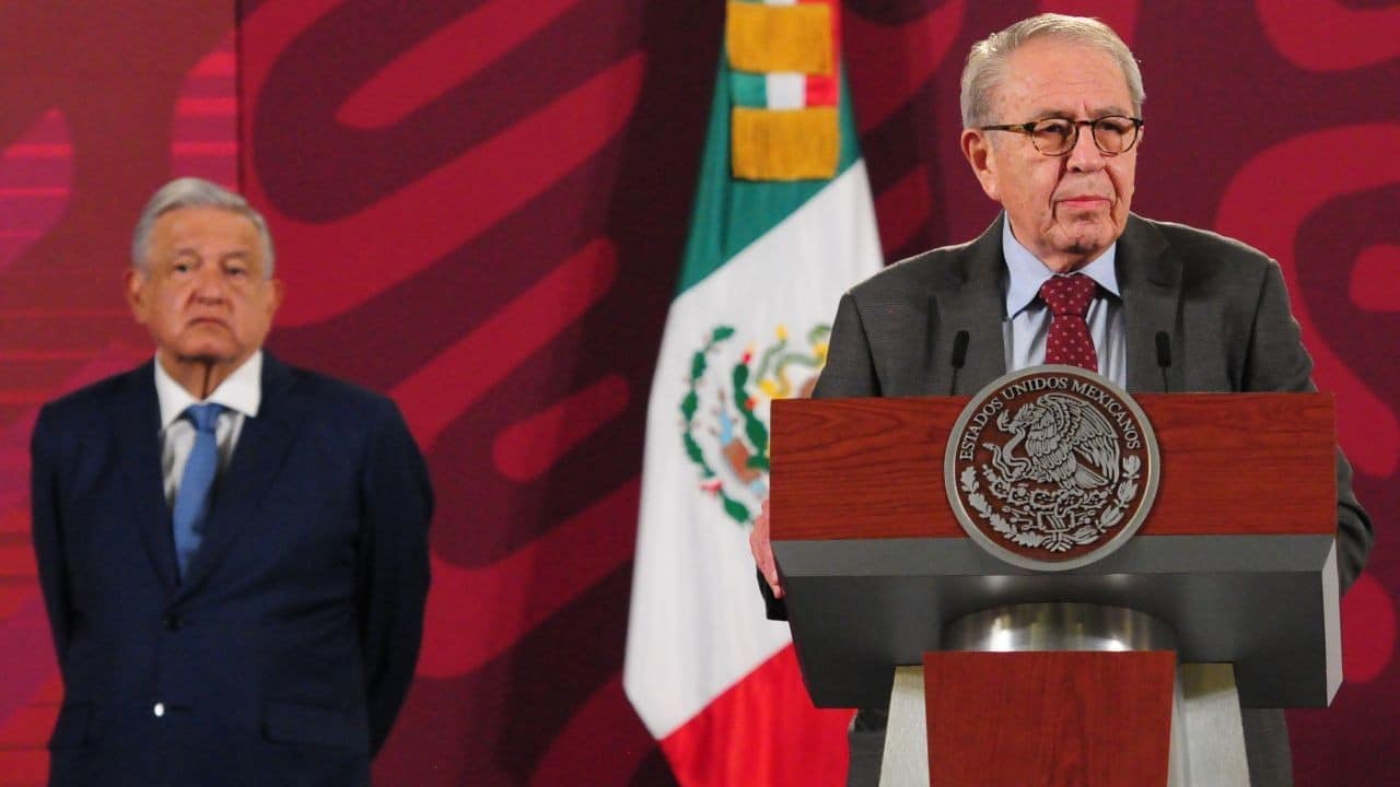 Jorge Alcocer Varela en conferencia mañanera de López Obrador.