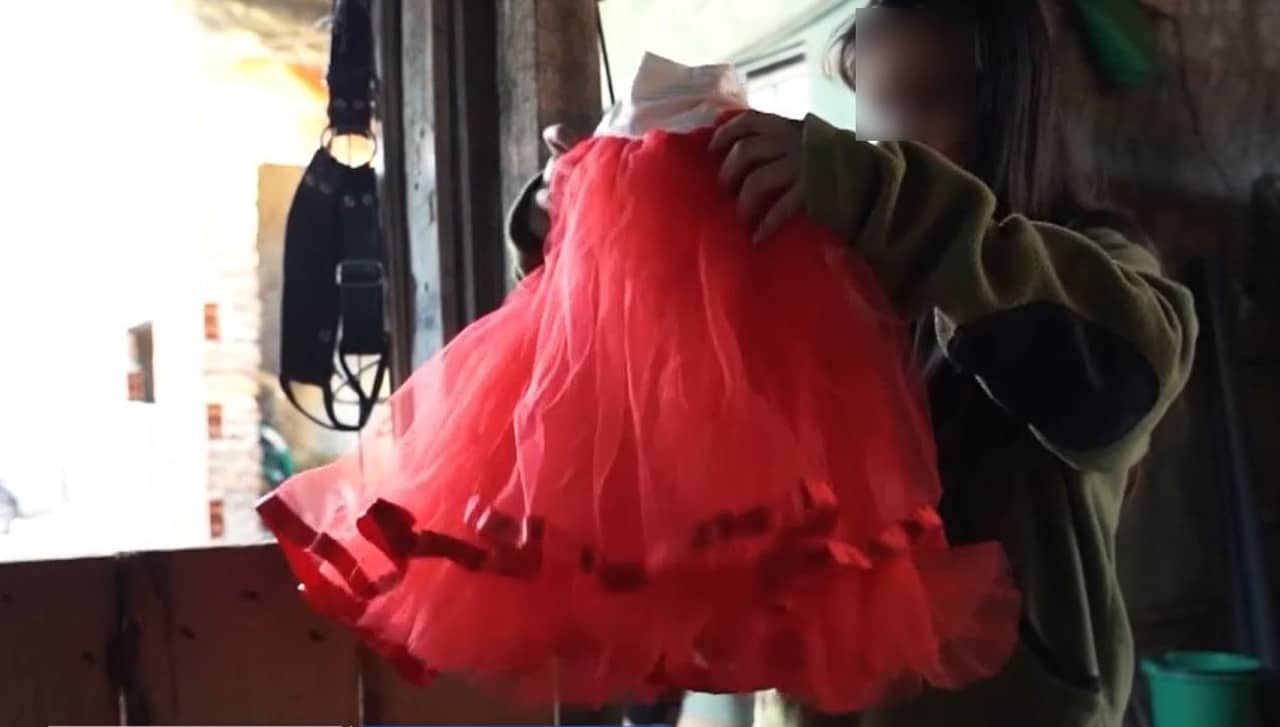 Joven de Argentina vende vestido de XV años para comida para sus hermanas