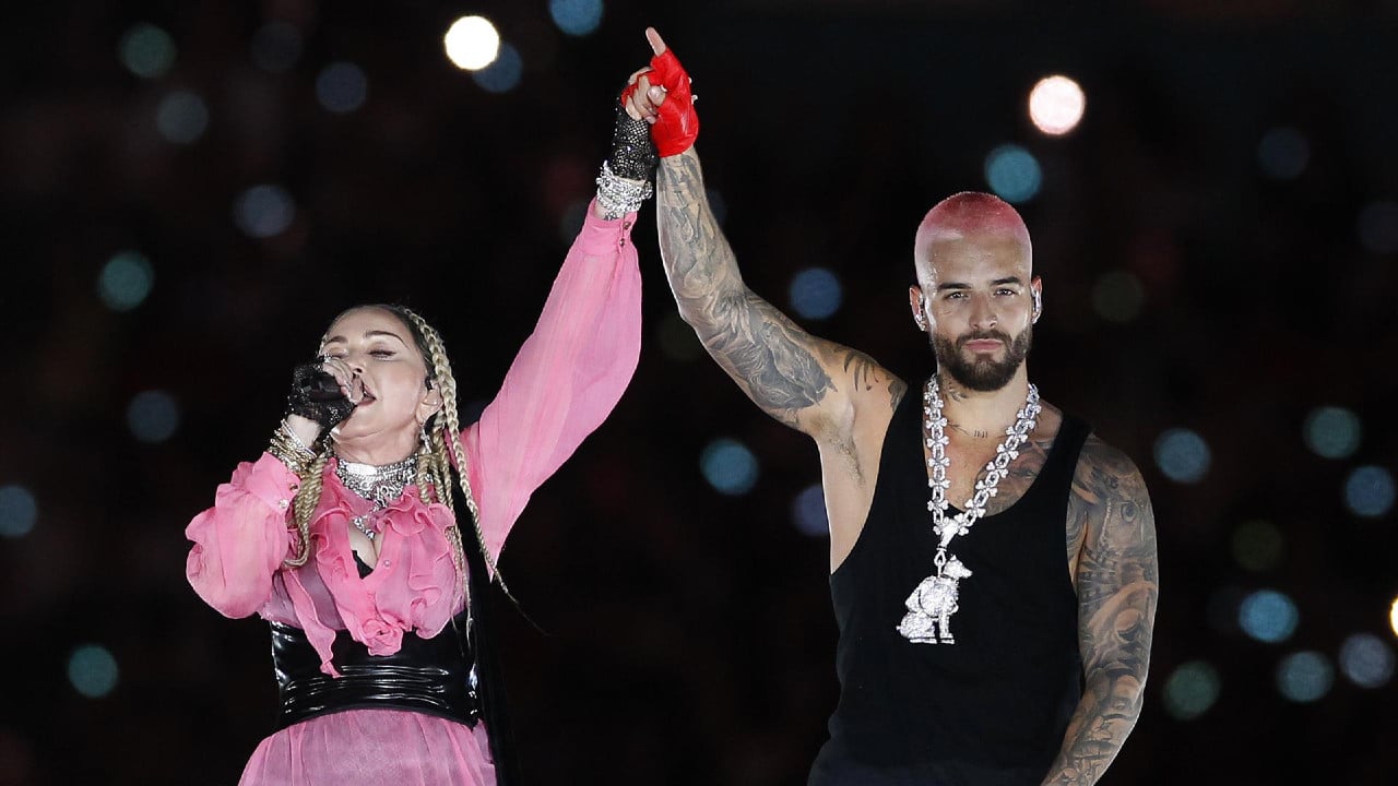 Aparece Madonna en el escenario en concierto de Maluma en Colombia