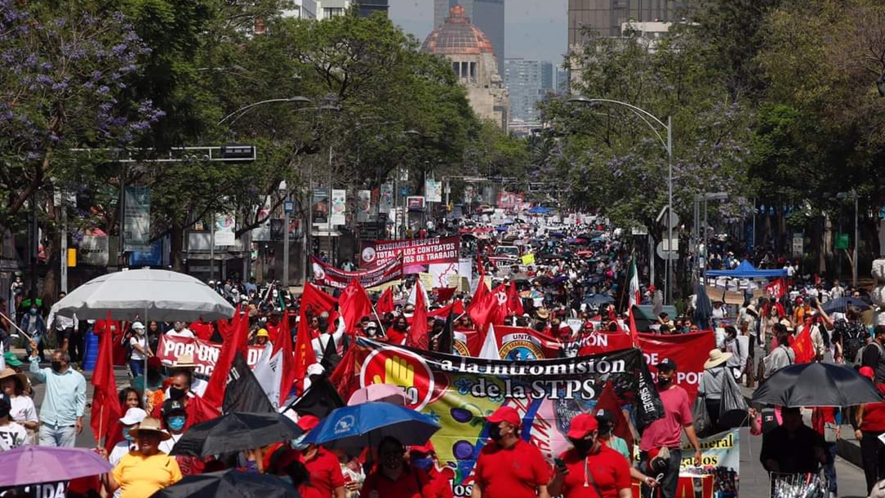 Organizaciones civiles y sindicales marcharon en la Ciudad de México para conmemorar el 1 de mayo, Día Internacional del Trabajo.