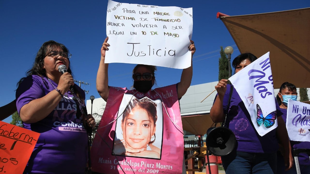 'Para nosotras no hay 10 de mayo': Madres de víctimas de feminicidio marchan en Ciudad Juárez