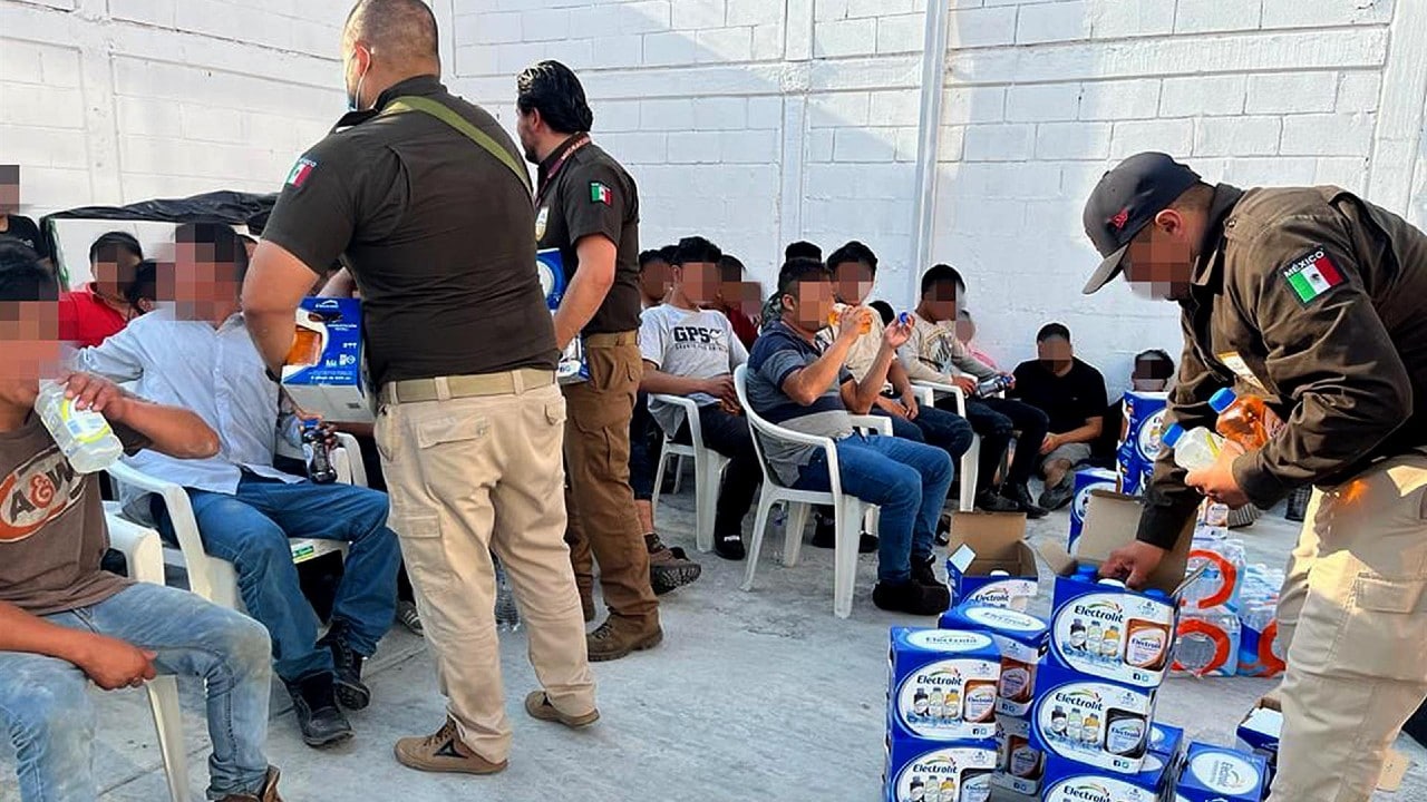 México intercepta mil 608 migrantes en distintos operativos. Fuente: EFE