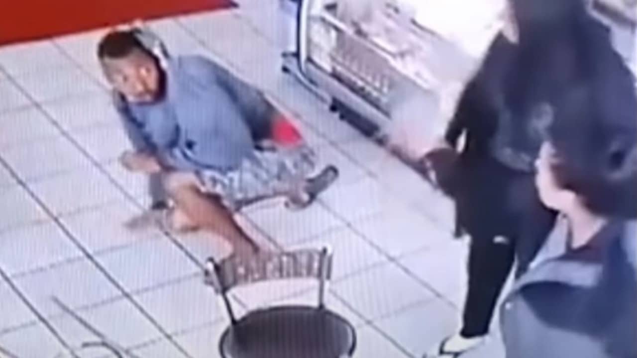 Mujer golpea a acosador en Brasil tras tocarla