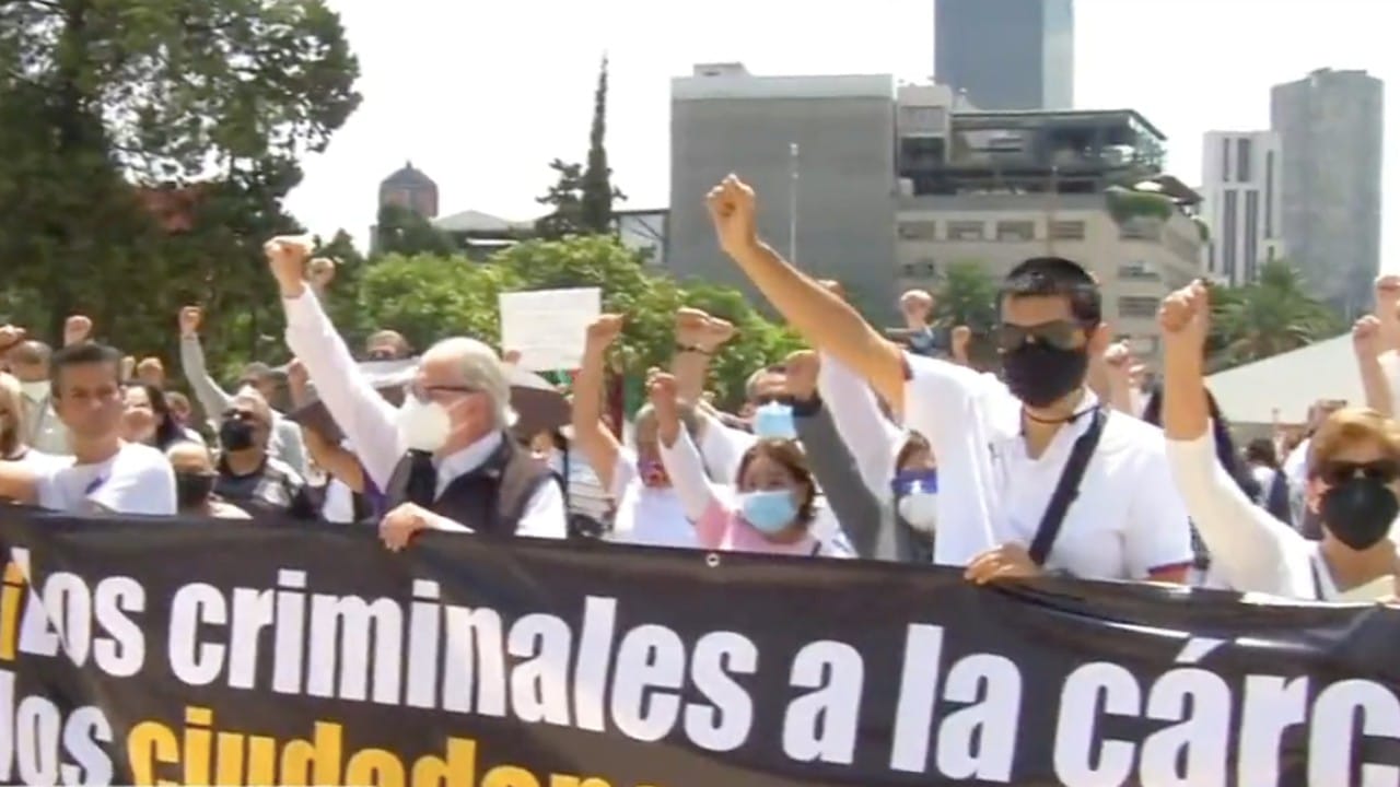 Organizaciones civiles y sociales marchan por la paz de México y un alto a la violencia