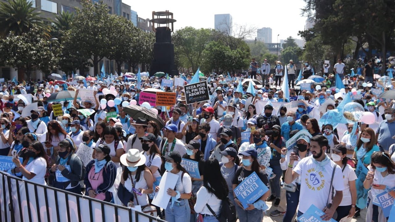 Marchan para exigir la penalización del aborto en CDMX
