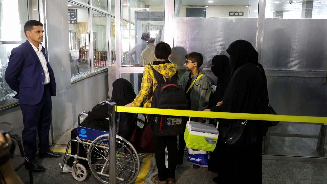 Reabre el aeropuerto de Saná para vuelos comerciales tras 6 años cerrado