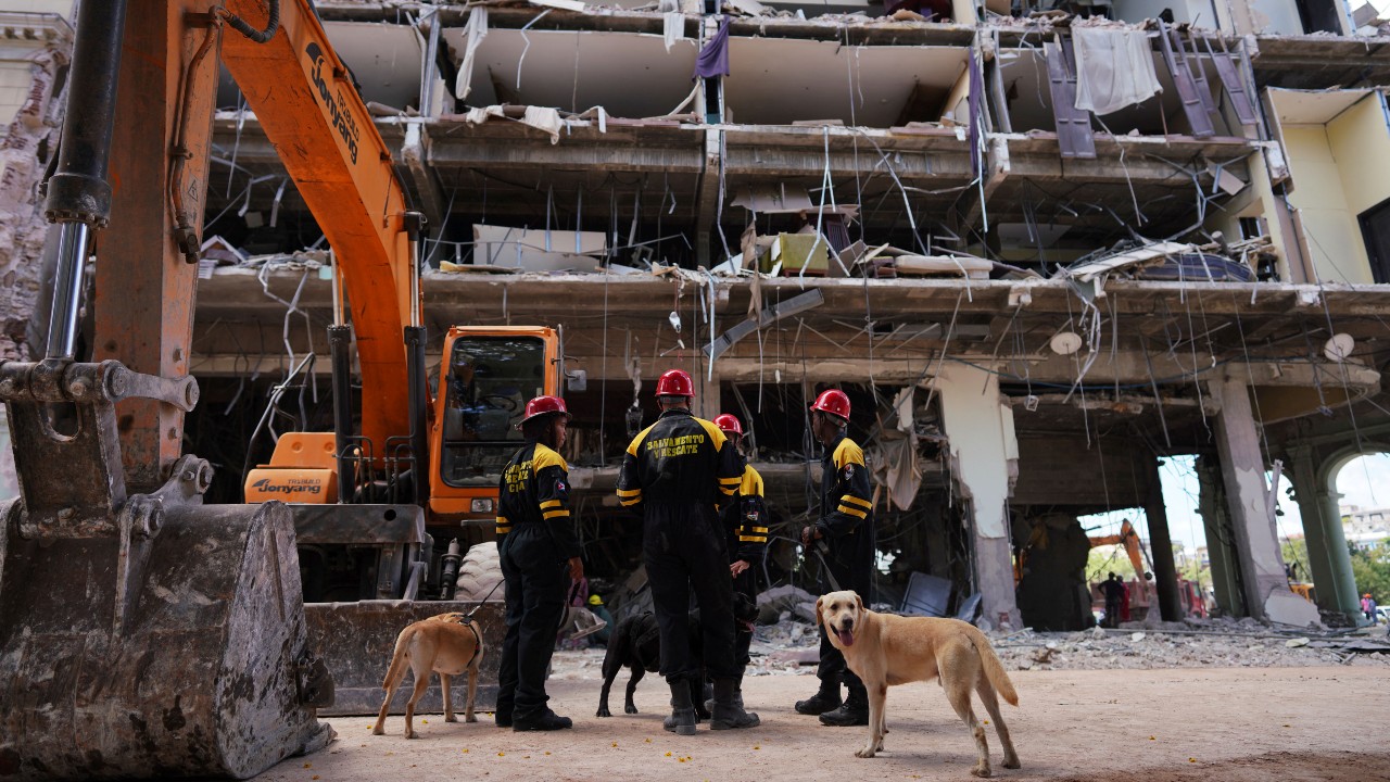 Suben a 42 los fallecidos tras explosión en hotel Saratoga en Cuba
