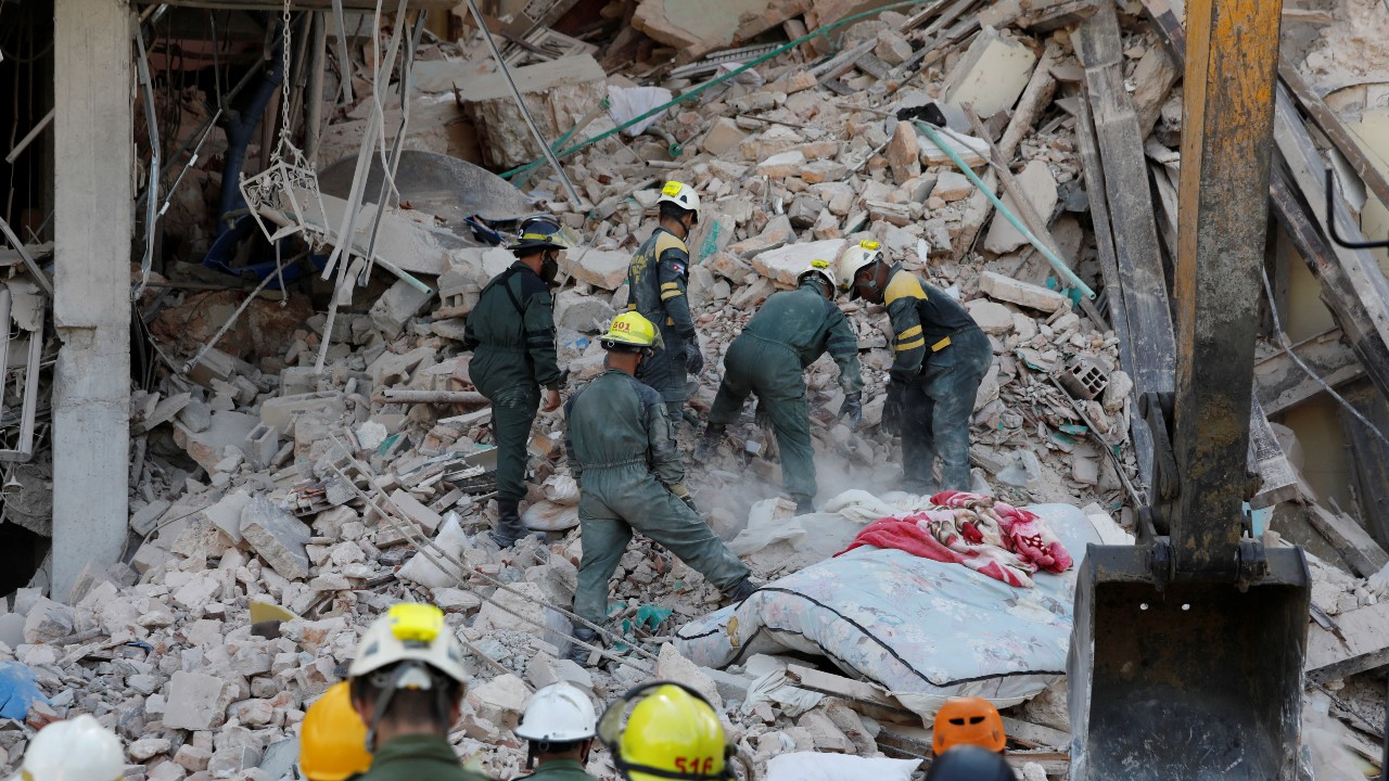 Suman 32 muertos y 80 lesionados en explosión de hotel en Cuba