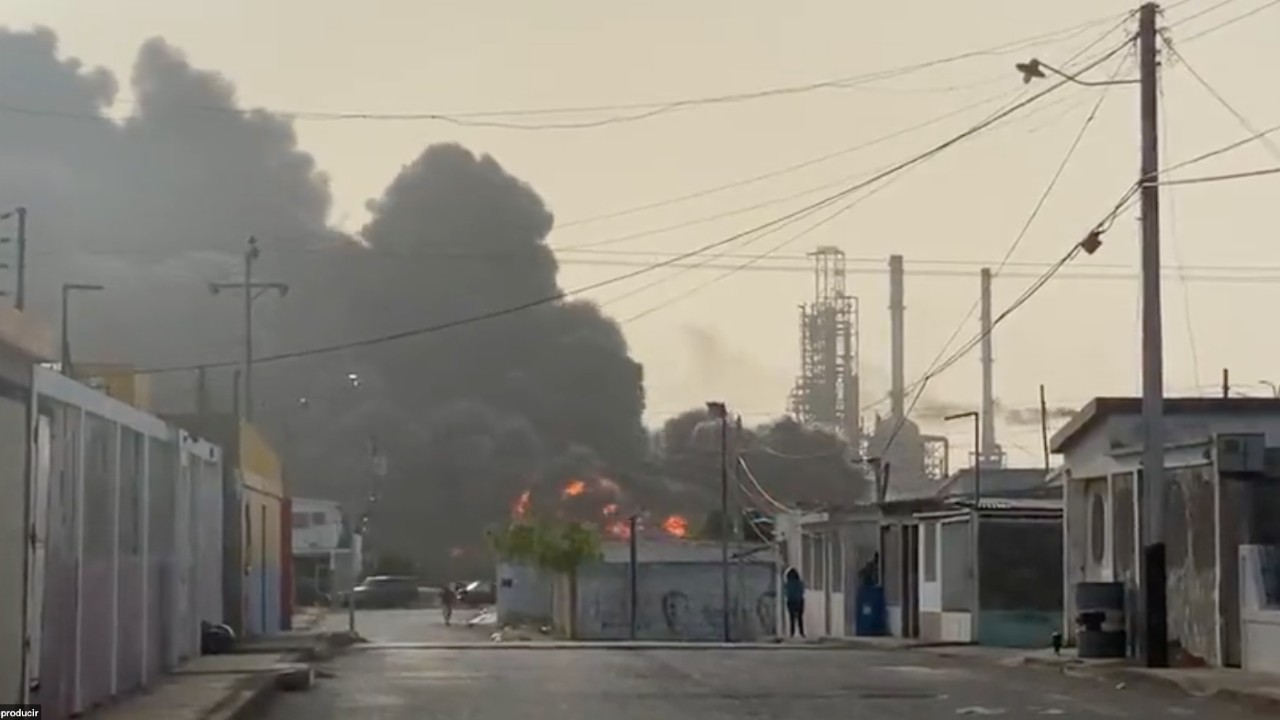 Se registra incendio en refinería de Cardón, en Venezuela