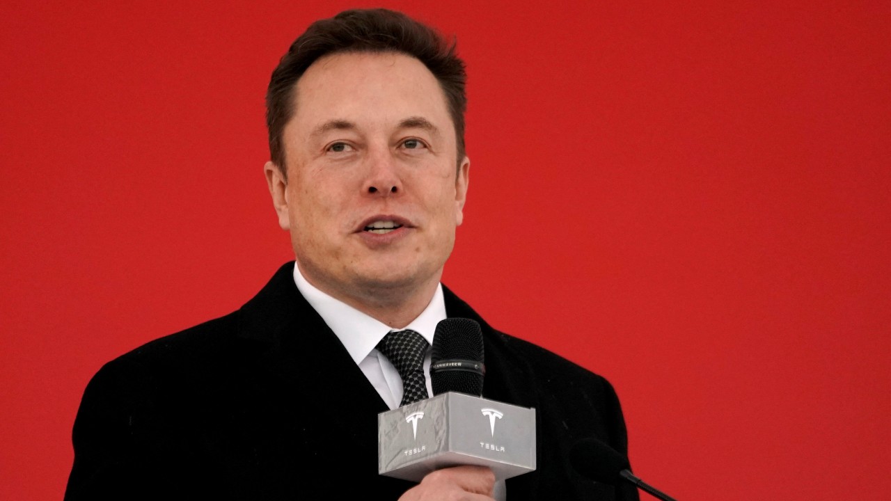 Elon Musk presenta a ‘Optimus’, su robot humanoide