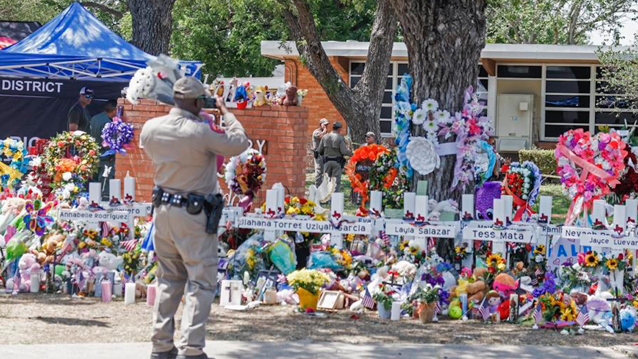 Familias de niños asesinados en tiroteo de Uvalde, Texas, enfurecen tras lenta respuesta policial