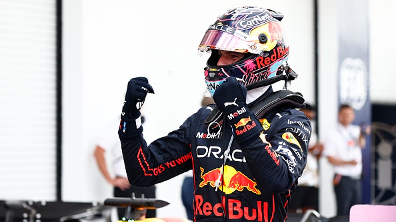 Verstappen gana el Gran Premio de Miami; 'Checo' finaliza cuarto.