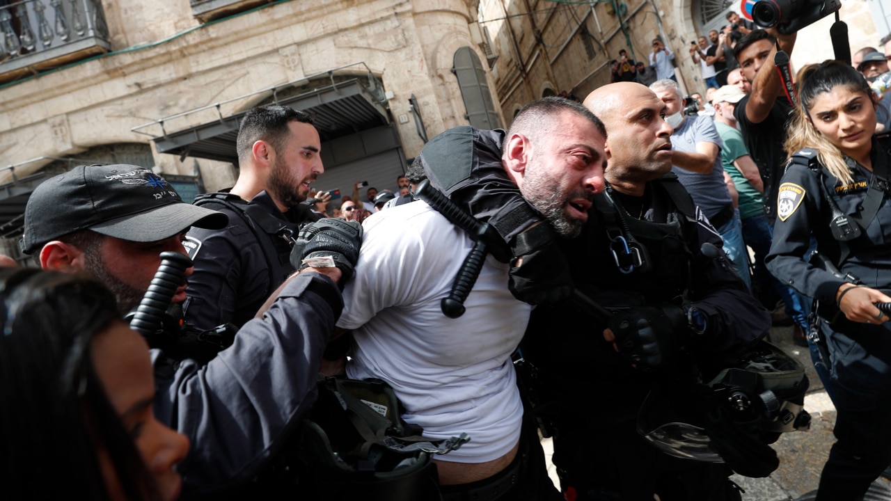 Israel investigará la actuación policial durante el funeral de la periodista palestina Shireen Abu Akleh en Jerusalén.