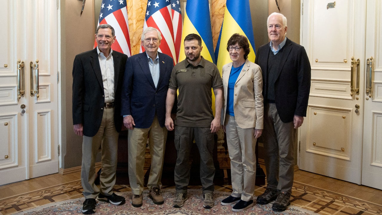 Senadores republicanos de Estados Unidos se reúnen en Kiev con Volodímir Zelenski