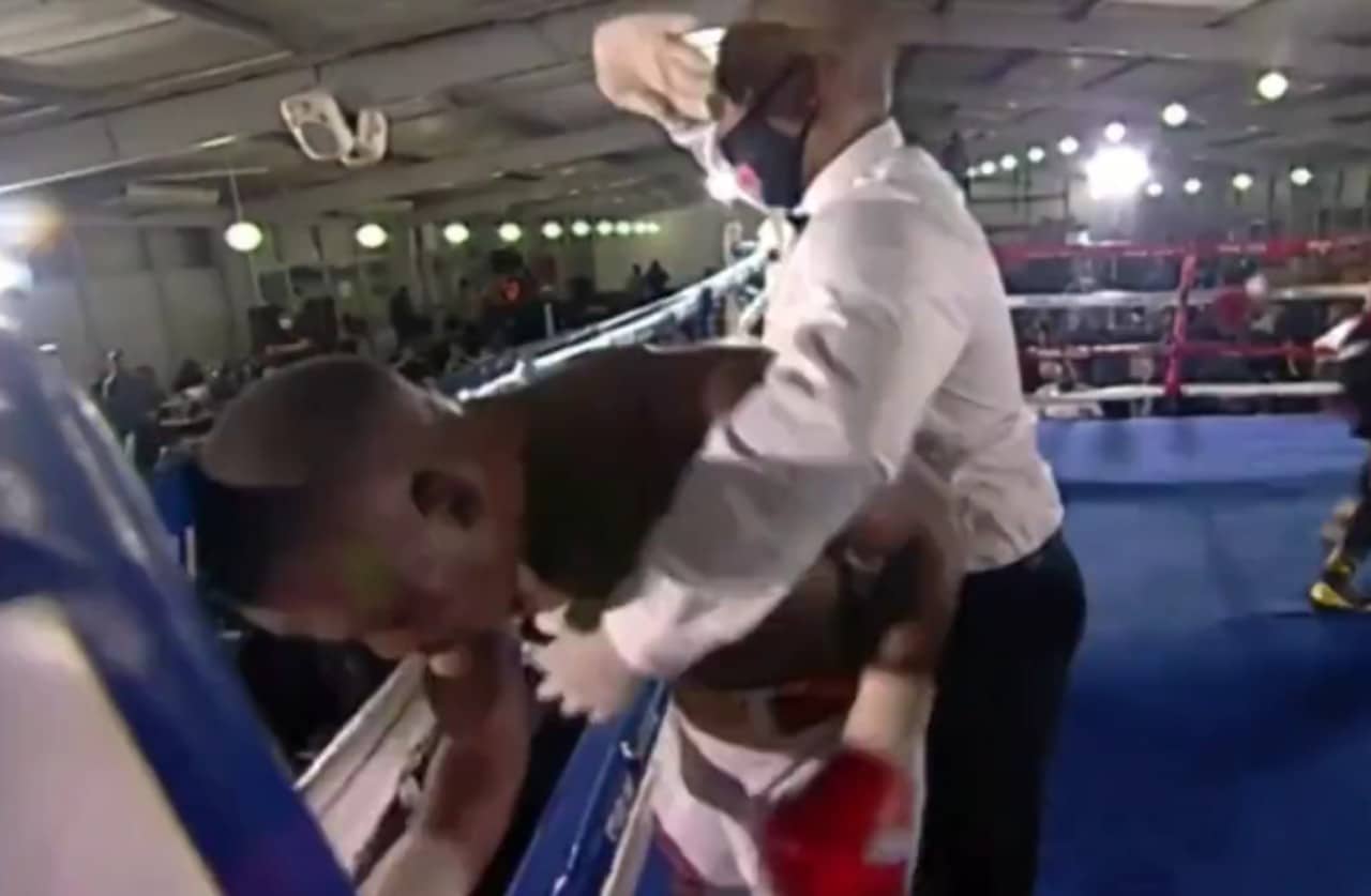 Muere boxeador Simiso Buthelezi por hemorragia cerebral