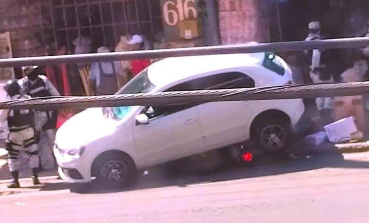 En Celaya, conductor atropella a asesinos de 4 personas
