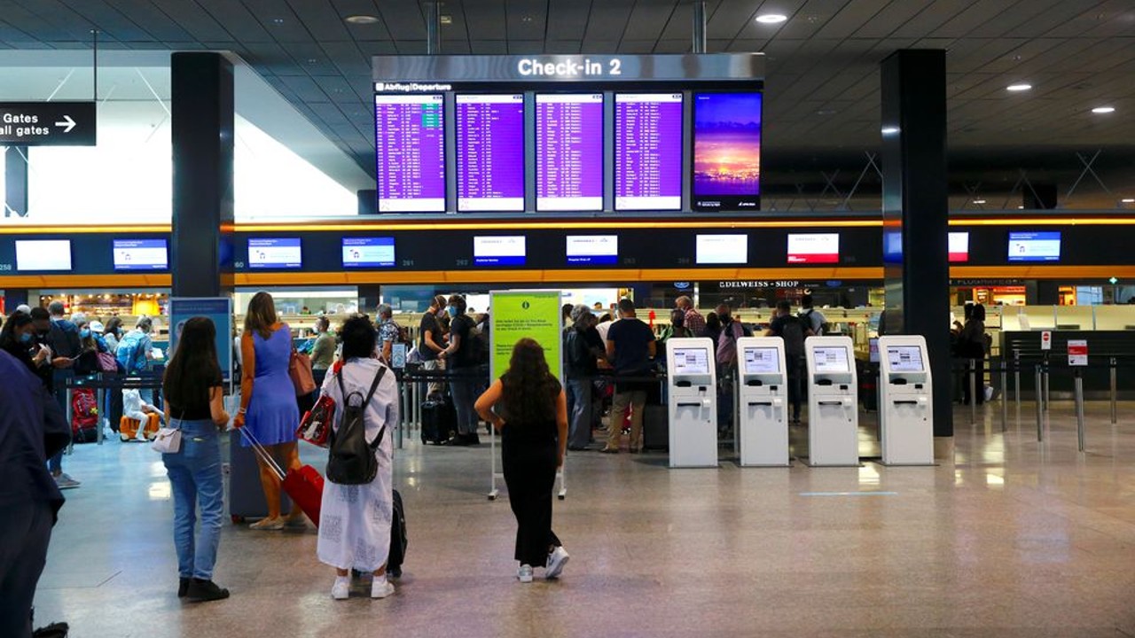 Aeropuertos de Ginebra y Zúrich paralizados debido a una falla informática