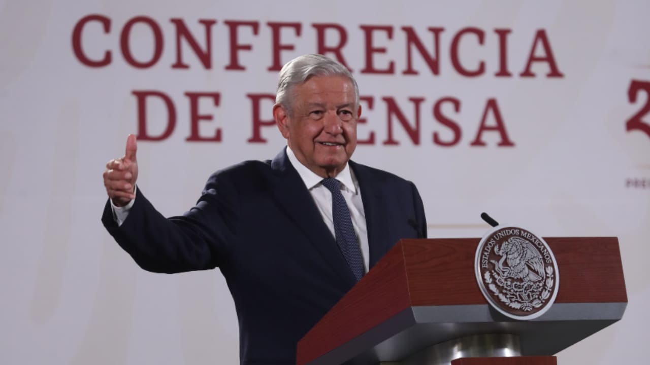 Fotografía del presidente Andrés Manuel López Obrador durante la conferencia mañanera en Palacio Nacional.