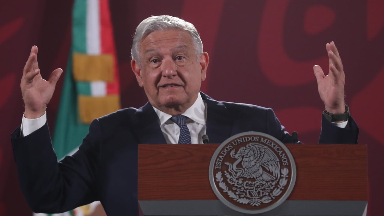Fotografía del presidente Andrés Manuel López Obrador durante la conferencia mañanera en Palacio Nacional