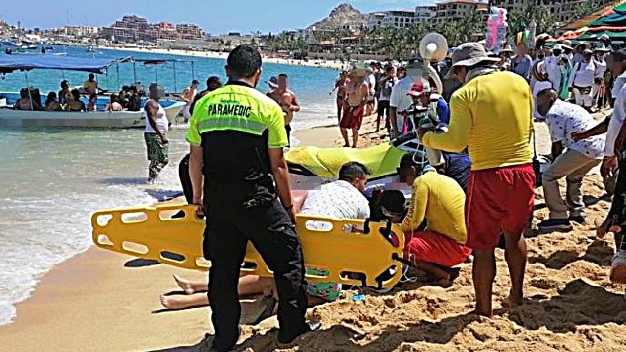 Mujer muere tras choque entre motos acuáticas en Cabo San Lucas, BCS