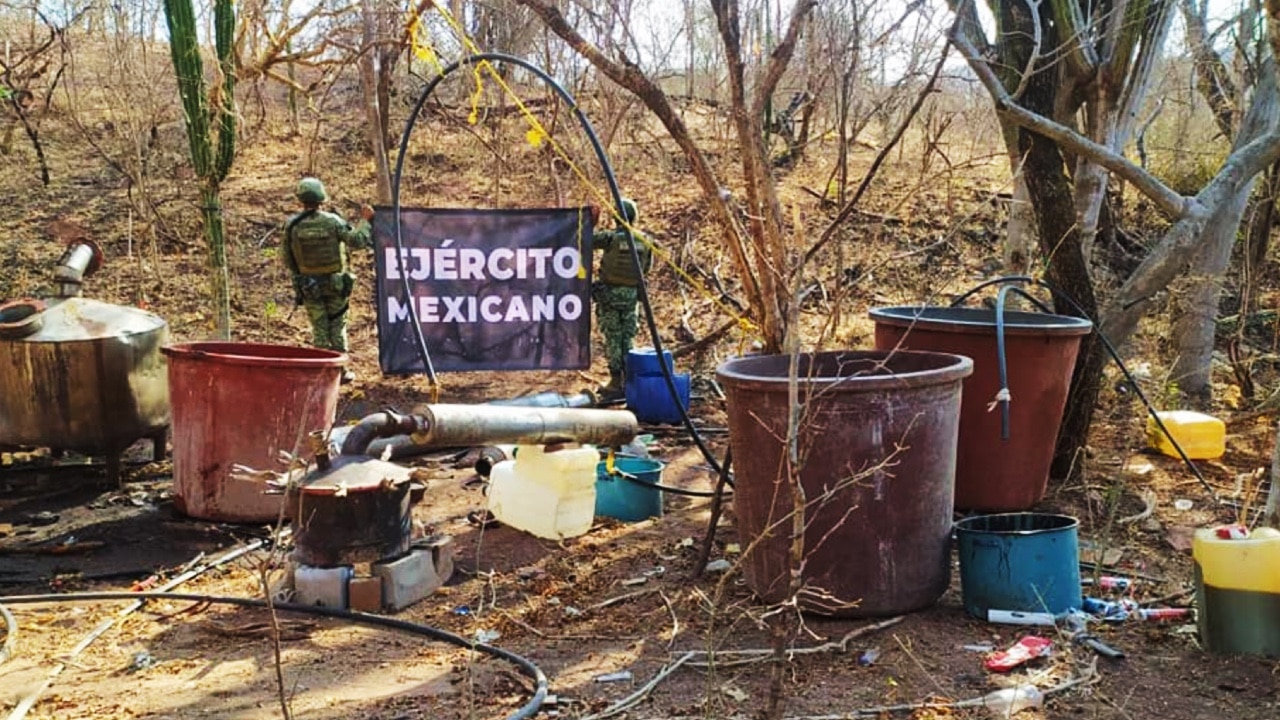 Ejército Mexicano asegura dos laboratorios clandestinos de drogas sintéticas en Cosalá, Sinaloa
