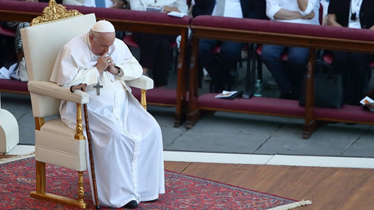 El papa Francisco pide rezar por migrantes