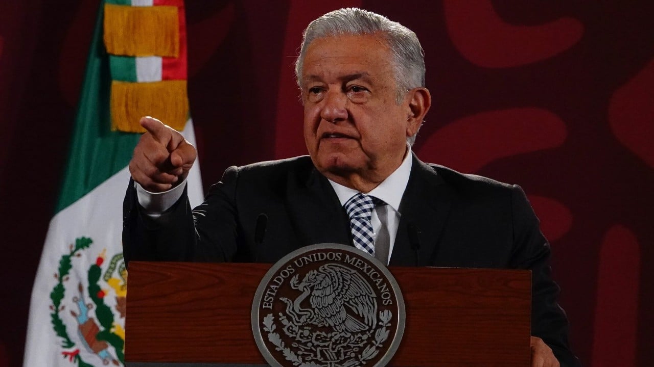 El presidente López Obrador habla en conferencia mañanera.