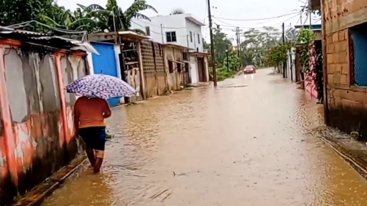 Fuertes lluvias provocan inundaciones en Minatitlán, Veracruz