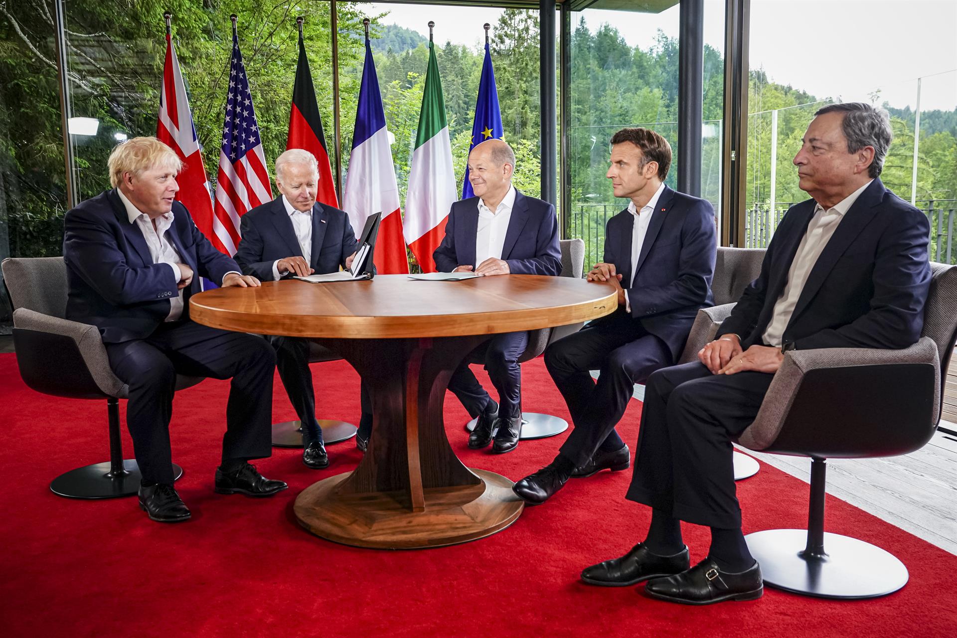 G7 acuerda trabajar en la limitación del precio del petróleo ruso