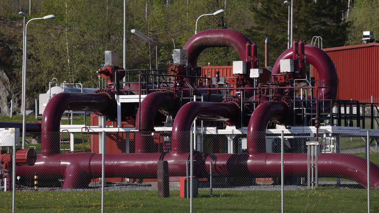 Una estación compresora para el gasoducto de gas natural que llega desde Rusia se encuentra cerca de la frontera rusa en Räikkölä (Getty Images)