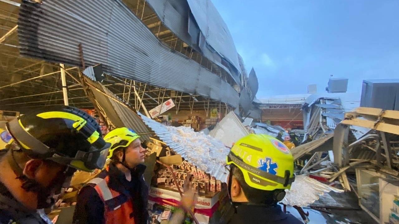 Granizada colapsa techos y tránsito vehicular en la alcaldía Benito Juárez, CDMX