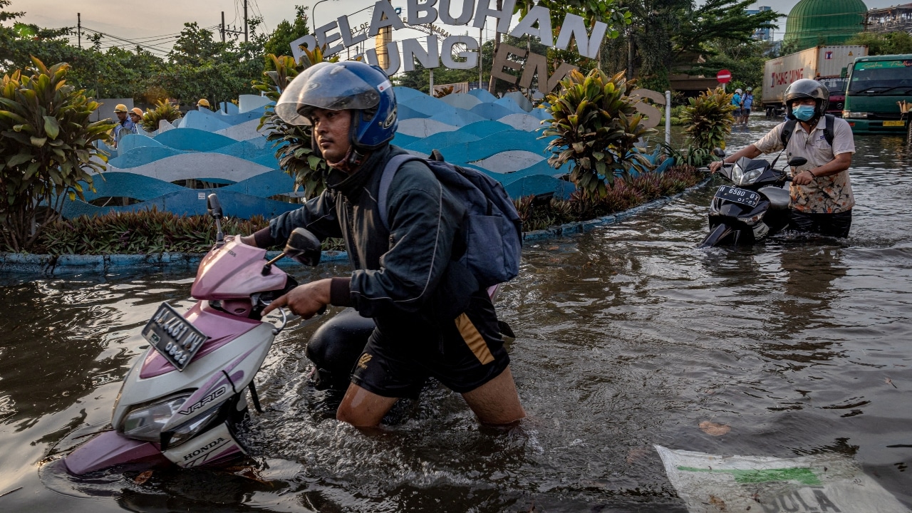 Fotografía que muestra las inundaciones, ocurridas el 23 de mayo del 2022, en la provincia de Java Central, Indonesia.