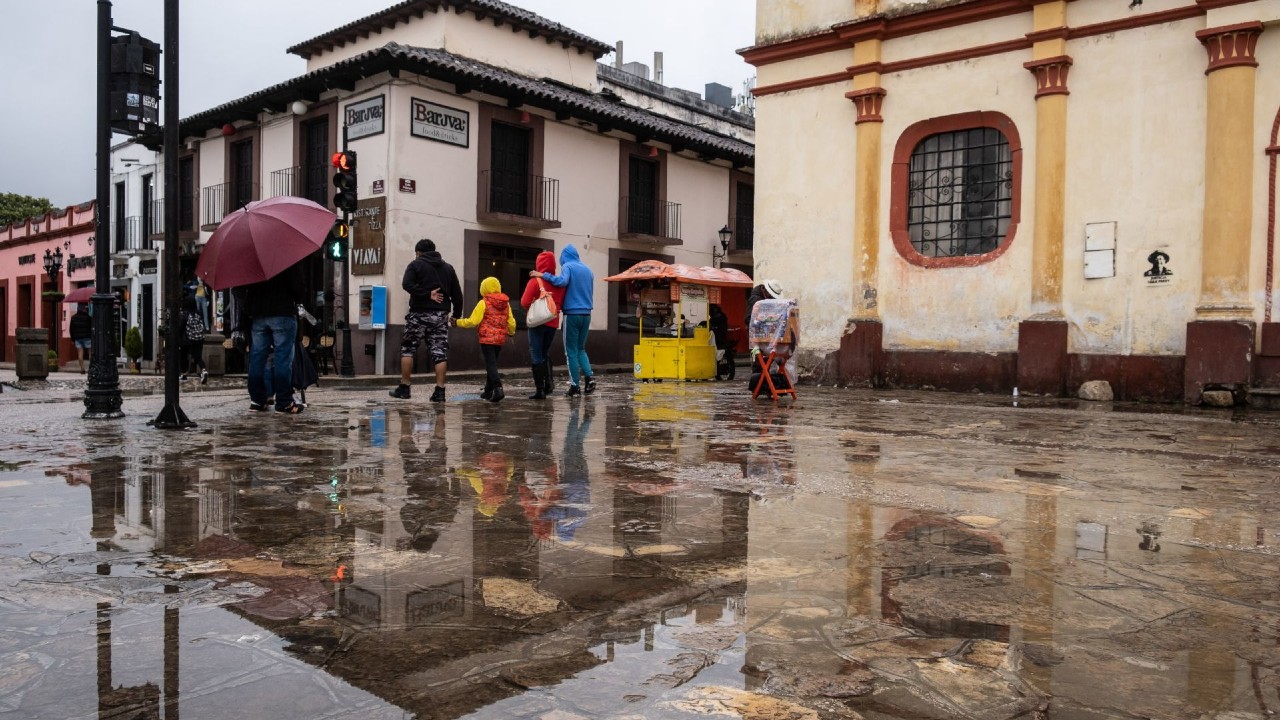 Lluvias provocadas por Celia dejan una persona desaparecida en Oaxaca.