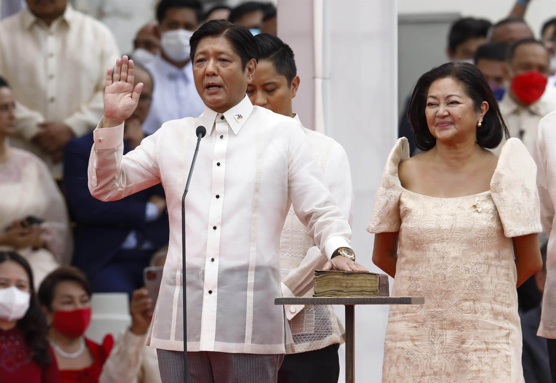 Marcos Jr. juramenta como presidente de Filipinas