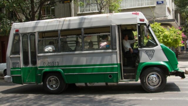 Microbuses y autobuses de todas las rutas concesionadas de la ciudad aumentarán un peso su tarifa (Cuartoscuro)