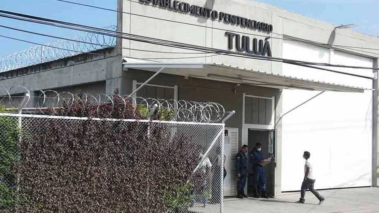 Mueren al menos 49 internos durante un incendio en la cárcel de Tuluá, Colombia