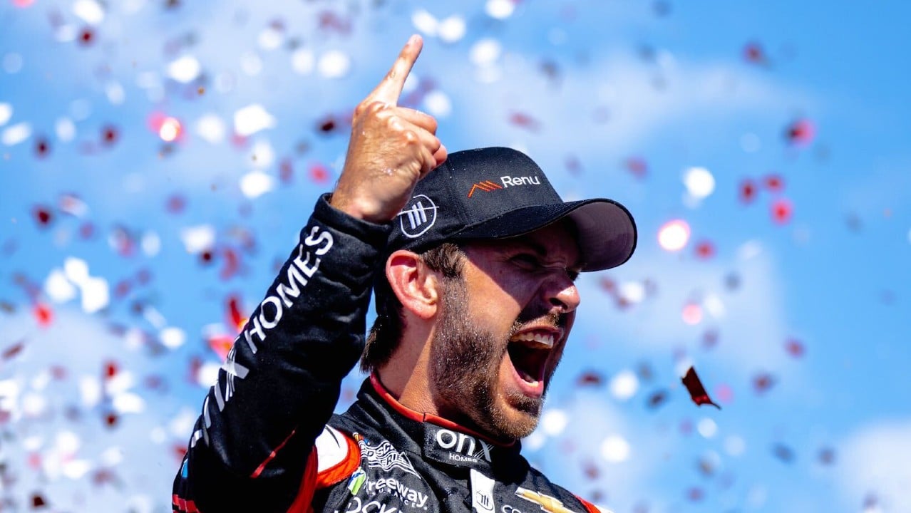 Daniel Suárez se convierte en el primer mexicano en ganar una carrera de NASCAR