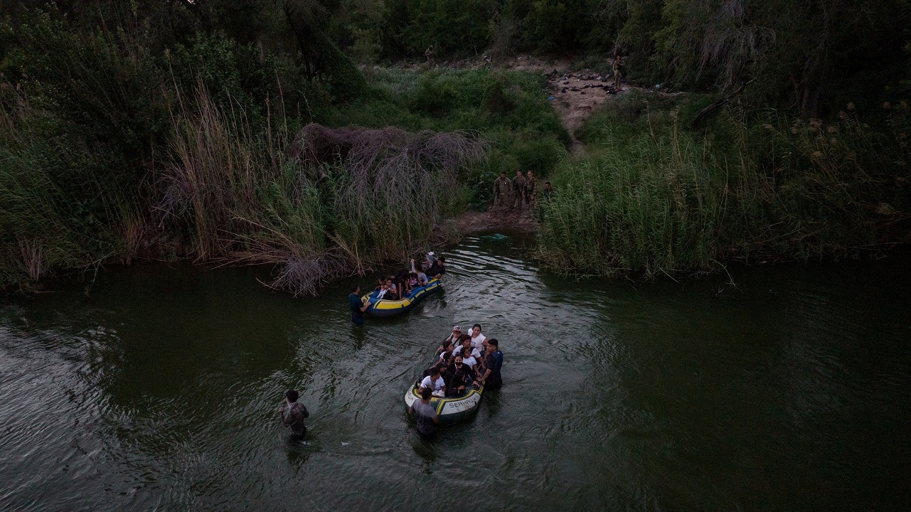 Mueren cinco migrantes ahogados en canales fronterizos