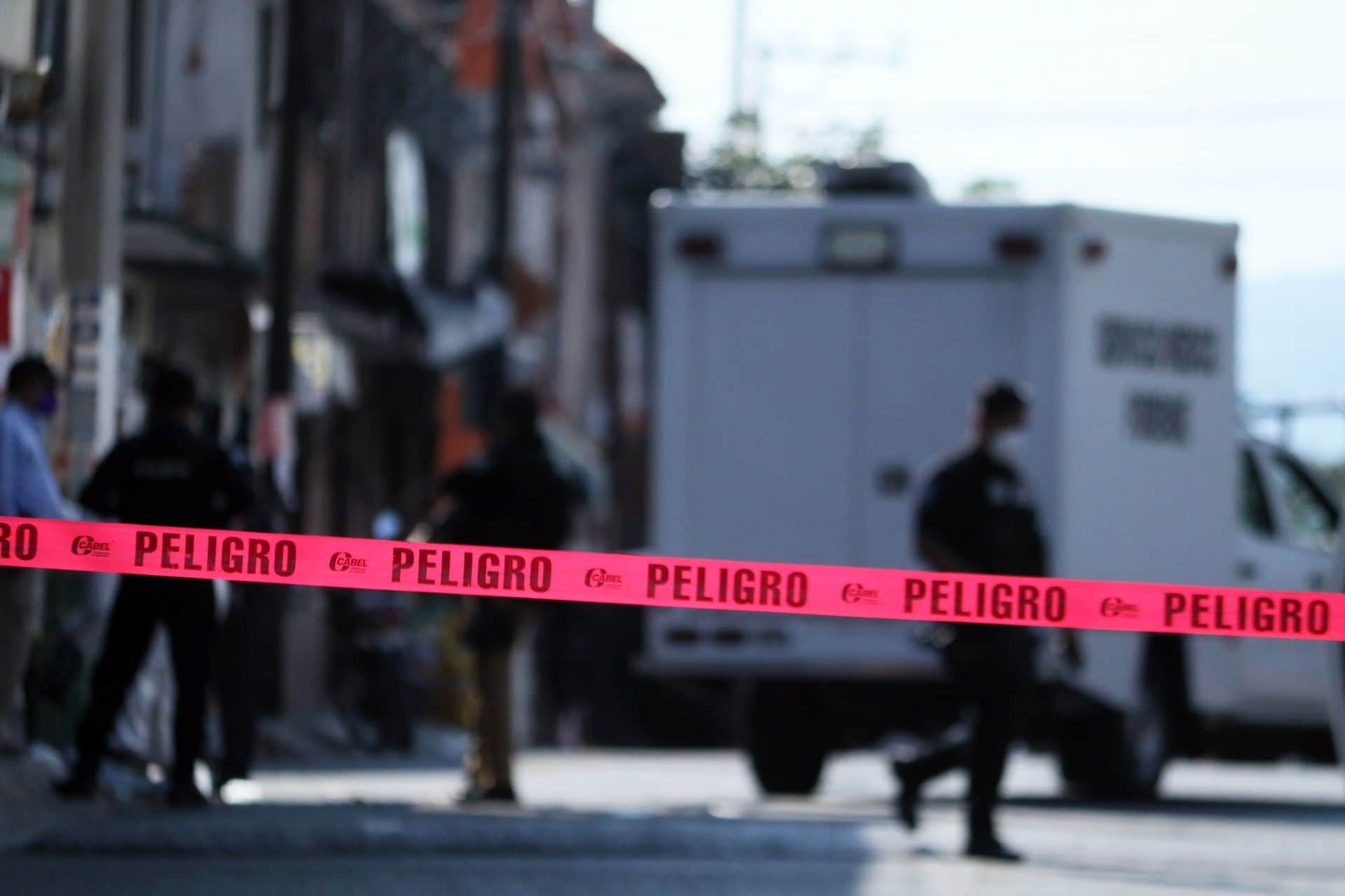 Peritos trabajan en una escena de crimen en México (Cuartoscuro)