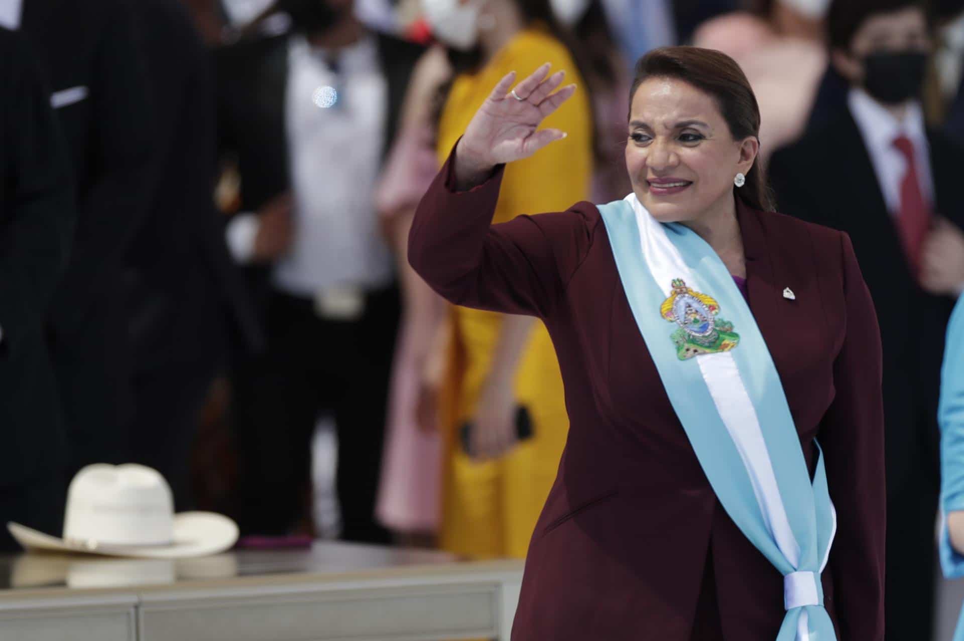 Presidenta de Honduras no asiste a Cumbre de las Américas