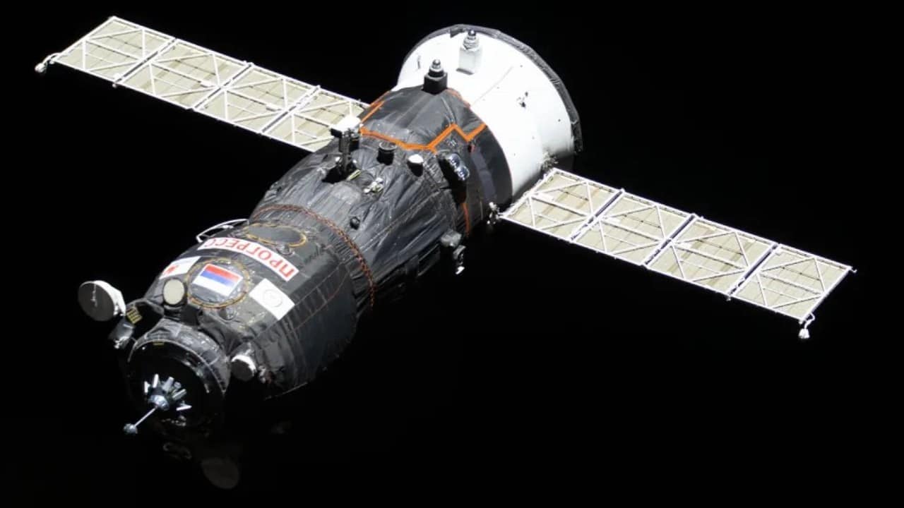 La nave de carga rusa Progress MS-18 se separa de la Estación Espacial Internacional