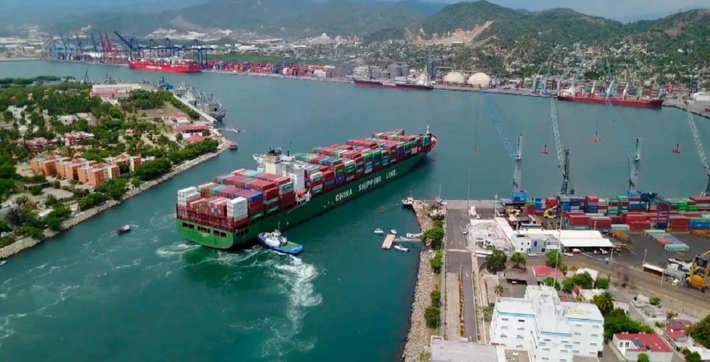 Localizan 8 contenedores robados en Puerto de Manzanillo