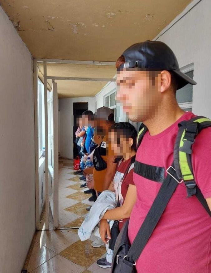 Rescatan a 69 migrantes dentro de un hotel cercano a la central de autobuses en Puebla