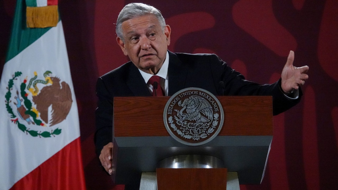 Fotografía del presidente Andrés Manuel López Obrador durante la conferencia mañanera en Palacio Nacional