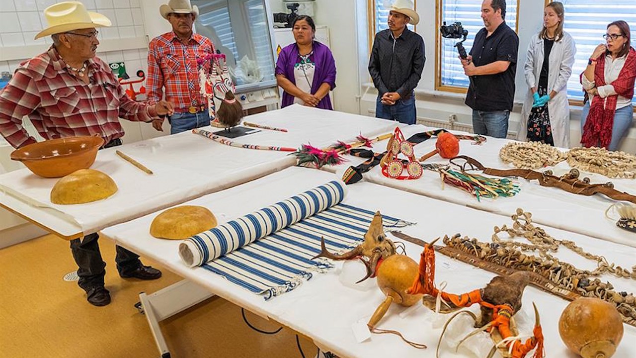 México recupera objetos rituales de la cultura yaqui ubicados en Suecia