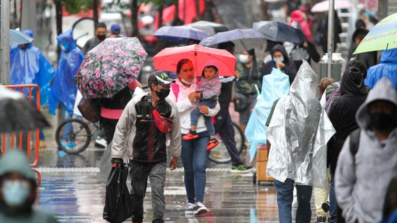 Activan Alerta Amarilla por fuertes lluvias durante la tarde y noche en toda CDMX.