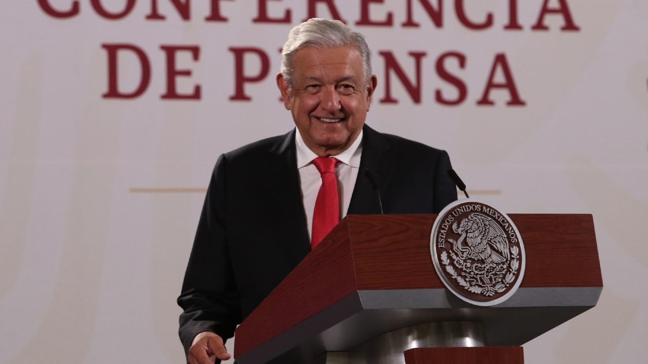 El presidente Andrés Manuel López Obrador, habla de la austeridad republicana durante su conferencia mañanera en Palacio Nacional.
