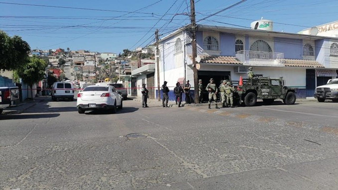 Ataque armado deja tres hombres muertos en Tijuana, Baja California.